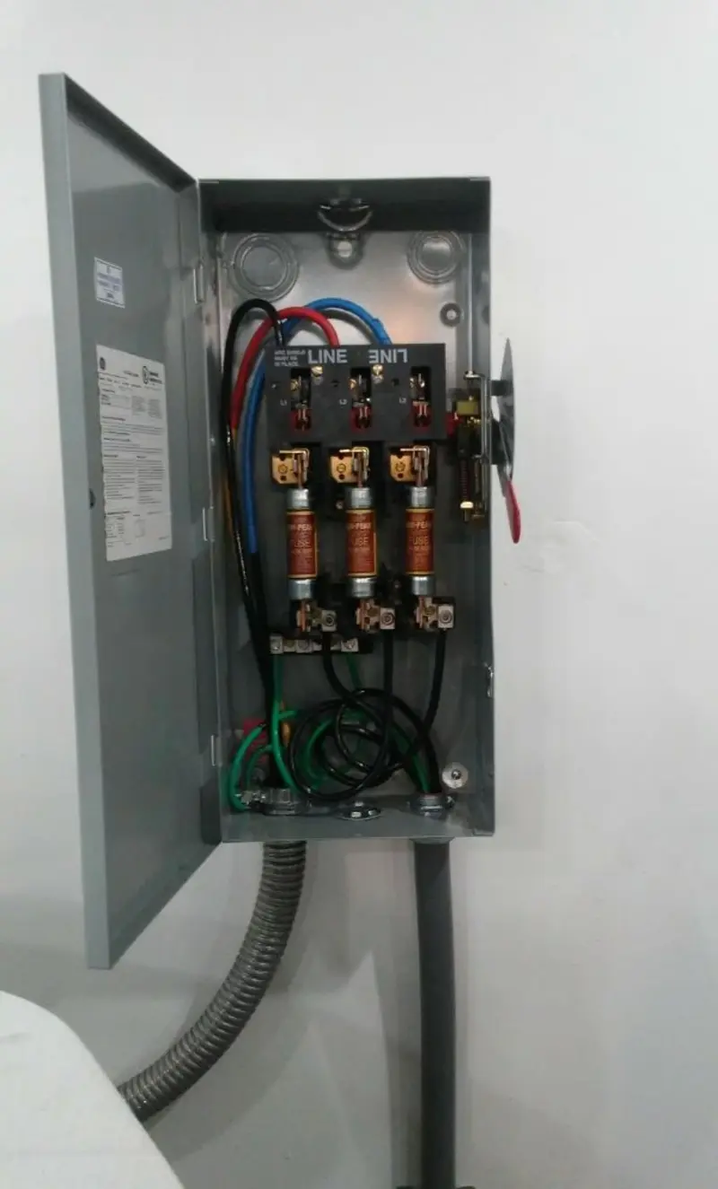 Three-phase disconnect switch installed for Smoke Detector Installation in Delta